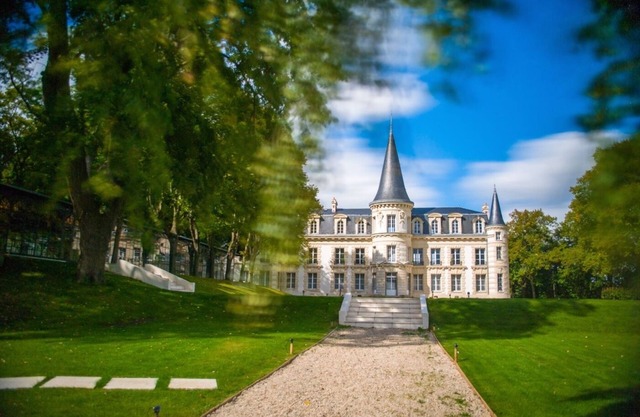 Le Château d'Hardricourt
