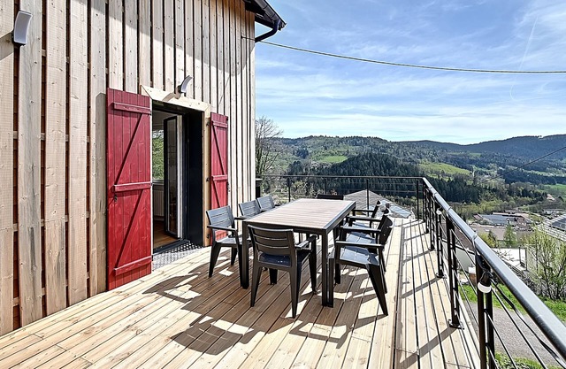 Le Chemin des Cerisiers - Maison vue montagne