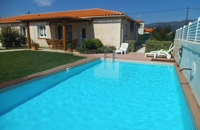 Le Clos Maroches 4* rental with swimming pool for holidaymakers or spa visitors