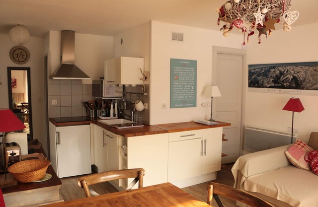 Le Corbier slopes of foot - 2 bedroom Apartment - 6 people
