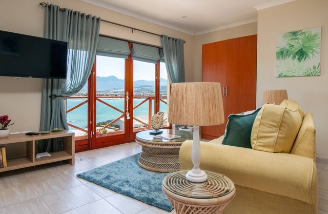 Le Gaulois - Holiday sea facing flats - Le Palmier