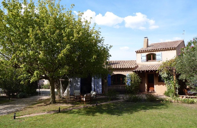 Le Grenadier Gîte with swimming pool in Occitan Provence