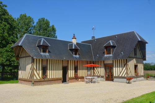 Le Malis - Charming half-timbered family house with large garden