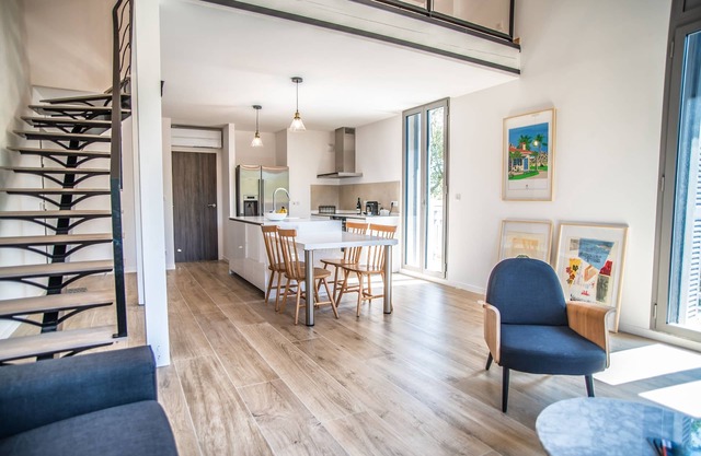 Le Moulleau, Luxurious large duplex apartment close to the beach