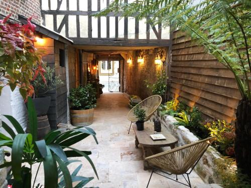 LE PATIO/les suites romantiques du grenier à sel