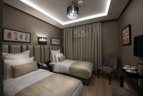 Le Petit Palace Hotel - Special Category