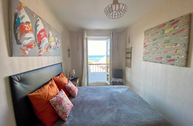 "Le Pin des Barges" confortable apartment with Ocean View