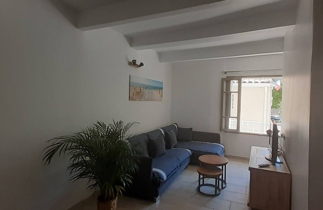 Le repaire du Gabian, quiet village house, 5km from the sea
