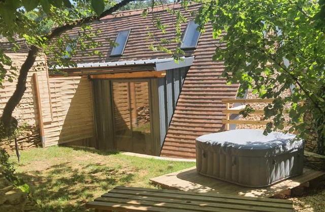 Le séchoir, gite du XVIII siècle, jacuzzi privatif