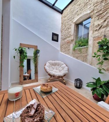 Le Saint Baudile 80sqm parking AC church view