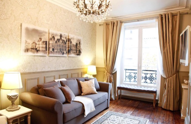 Le Triomphe Elysees