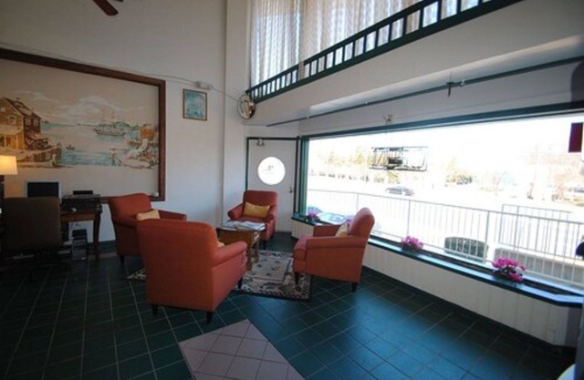 Lee High Inn