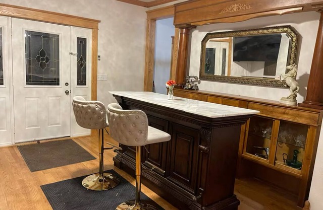 Legacy farm waterfront 3-bedroom house in amazing Eau Claire on a horse farm.