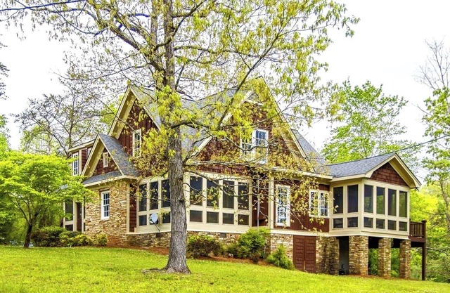 Legacy on the Lake-pool table, hot tub, fire pit, 180 views