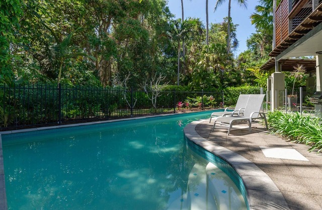 Leilani Tiare - 3 Bedroom Beachfront Villa