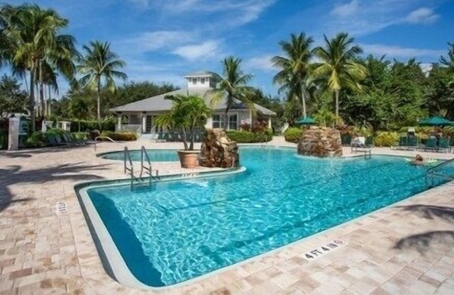 Lely Resort Escape - Golf and Beach! 2 KING SUITES, WiFi,Pool,Tennis,Pickleball