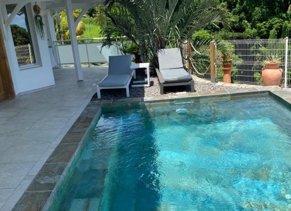 Les Appart villa Sunbay Caraibes avec piscine privative vue mer et montagne