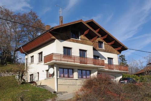 Les Balcons du Chasseral, Maîche, gîte 15 couchages
