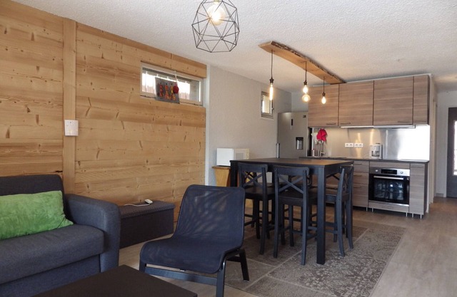 Les Deux Alpes - Renovated apartment for 6, south-facing balcony