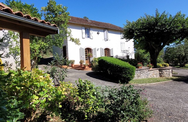 Les Laurensias, Maison de Charme at the foot of the Cagire, in the Haut - Garonnais.