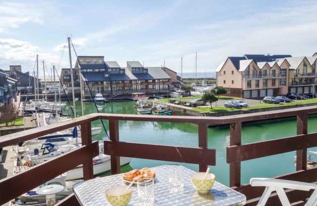 Les Marinas by Interhome