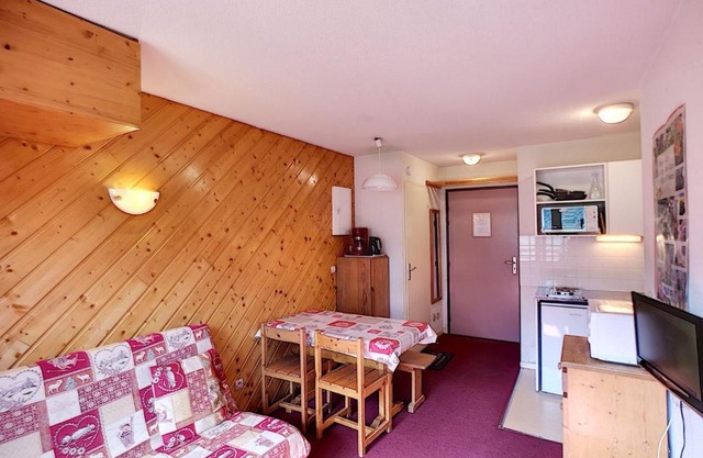 Les Menuires : appart 2 pièces, ski aux pieds, balcon, wifi, animaux admis - FR-1-178-16