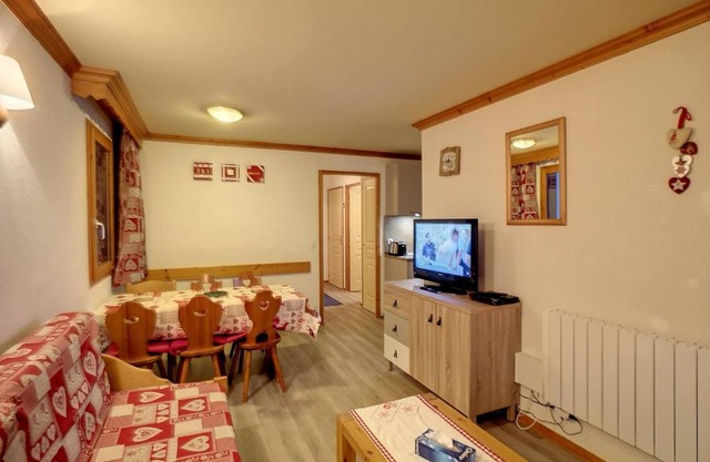 Les Menuires - Joli 3 pièces, 6 pers, pied des pistes, parking gratuit - FR-1-178-166