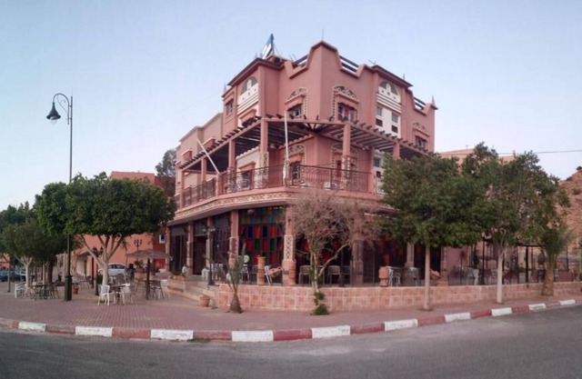 les Rochers peints hotel