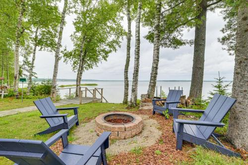 Less Than 2 Mi to Brimley State Park Lake Superior Home