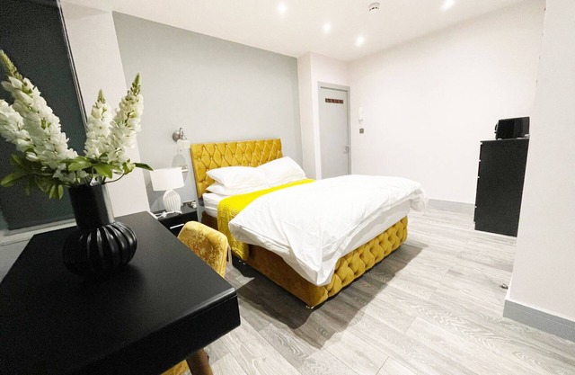 Letzi private en-suite, North Harrow.n