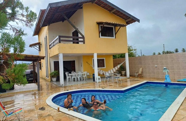 Leve toda a sua família a este ótimo lugar com muito espaço para se divertir. nn