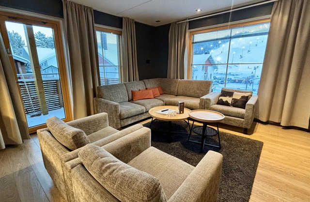 Levi Suites Levi Gold