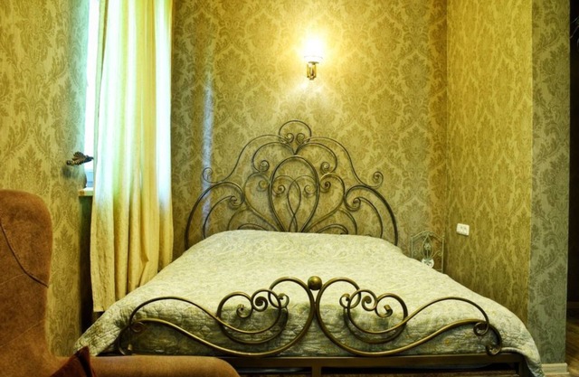 Levon's Dom: Vintage Room