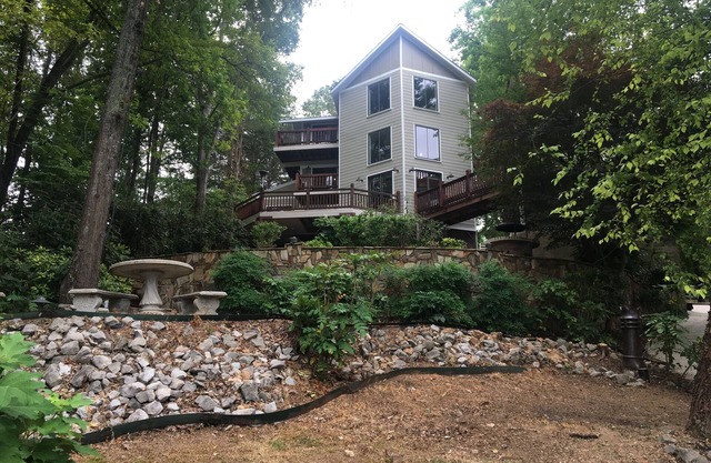 Lg lakefront family home with a covered dock and jet-ski port! Newly remodeled!