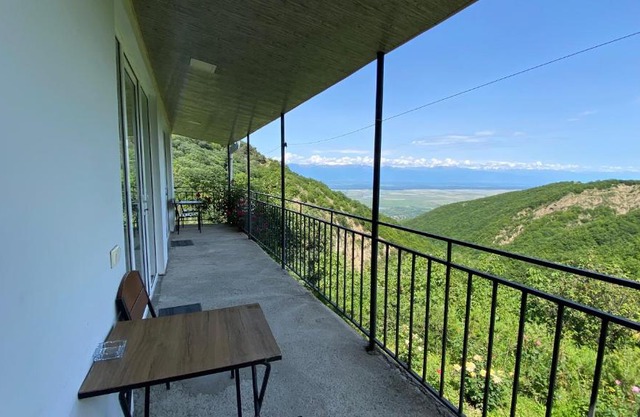 Lia's Guest House