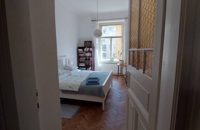 Light and welcoming 2-bedroom apartment in the heart of Prague