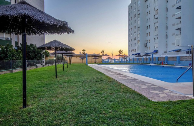 Lightbooking Atico Carlos vistas al mar