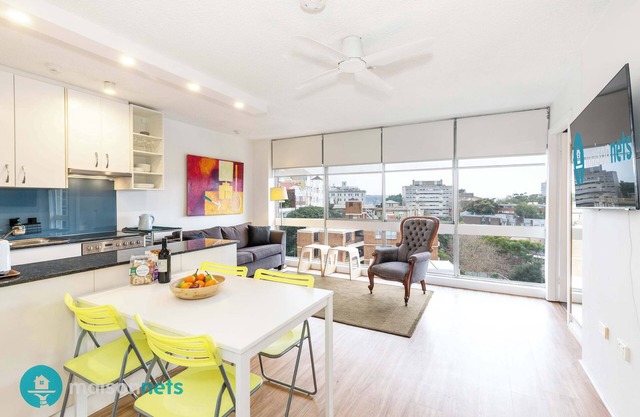 Light Filled 1BR Retreat with Car Park & Pool