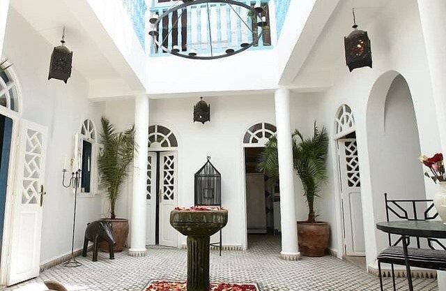 Light filled riad, 5 bedrooms, sleeps 10
