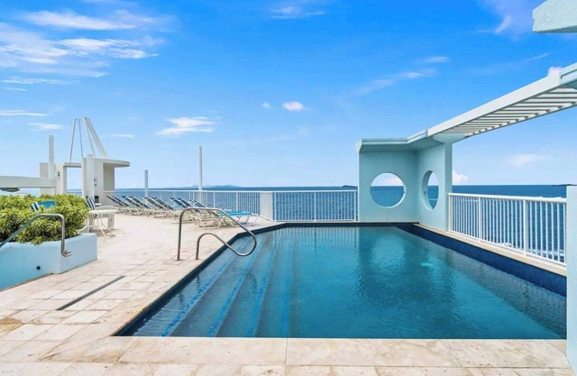 Lighthouse 3C in Oyster Bay by Personal Villas - Ideal for Couples and Families