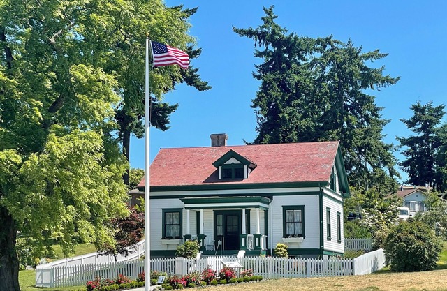 Lightkeeper's Cottage on Puget Sound n'One of Finest in U.S.'