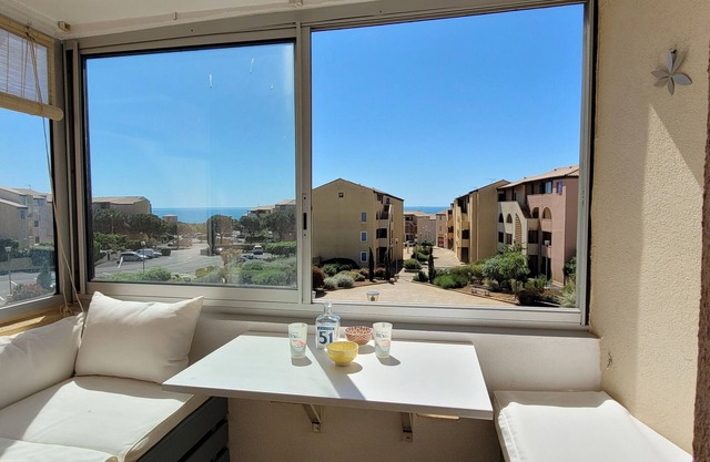 Like a fish in water, sea view apartment
