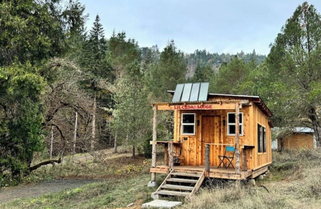 Lil Cedar Lodge