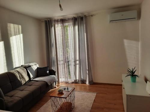 Lina Apartments