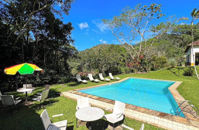 Lindo Casarão em Meio à Natureza