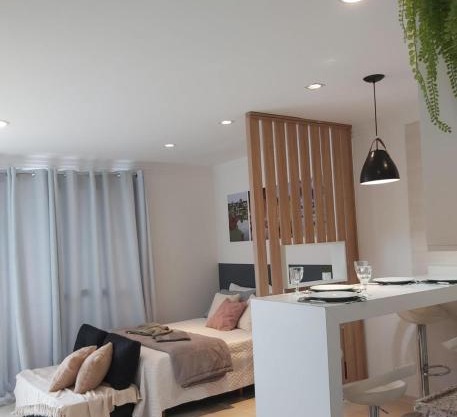 Lindo studio equipado em apartamento clube com piscina aquecida e academia no centro de Curitiba - MID Home