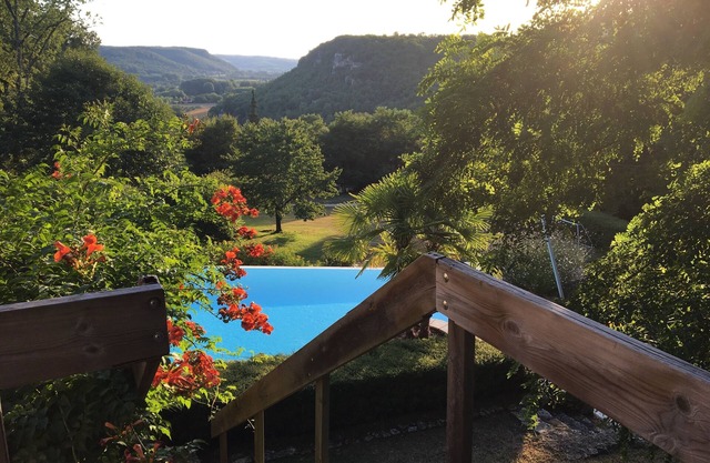 Listed architect-designed house with private SWIMMING POOL VALLEY VIEW