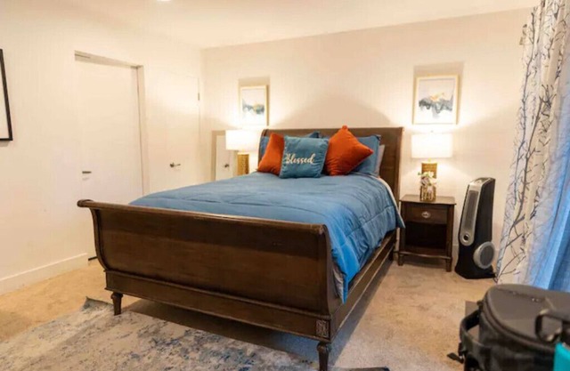 Little Saturn, Cute & Sweet Little Suite. Close by shops, museums, restaurants!