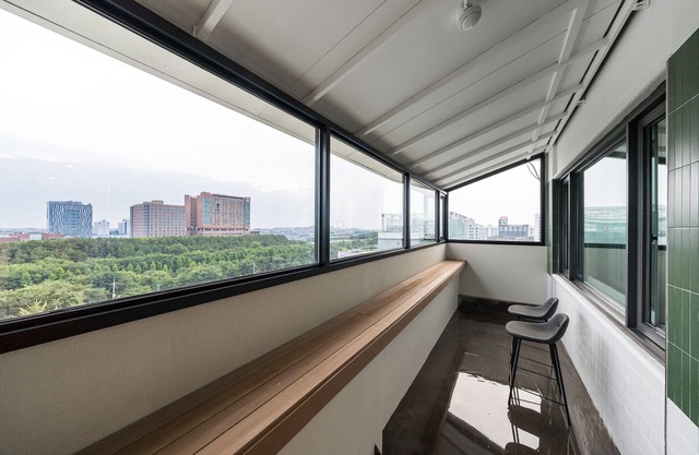 Liv Life Hotel
