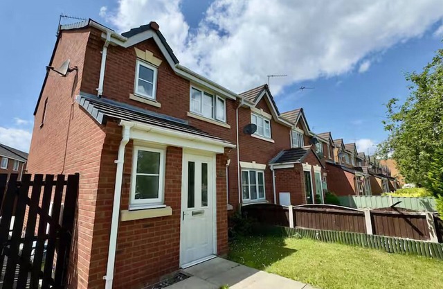 Liverpool Home from Home| Sleeps 4, Free Parking | Pass the Keys